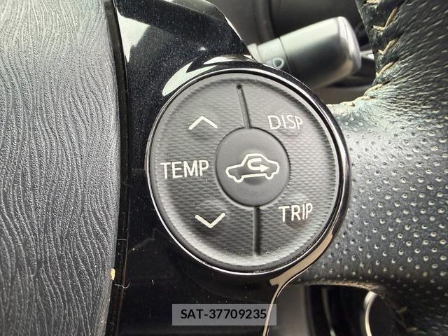 Toyota AQUA 2014-06 8362426-18
