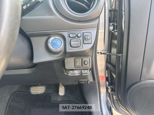 Toyota AQUA 2013-10 8362529-12