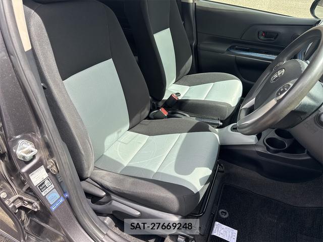 Toyota AQUA 2013-10 8362529-13