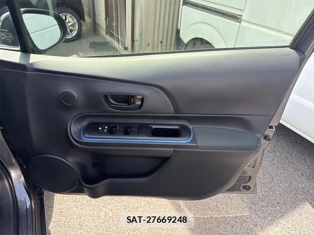 Toyota AQUA 2013-10 8362529-19