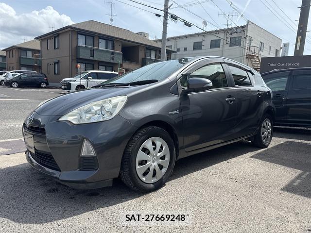 Toyota AQUA 2013-10 8362529-6