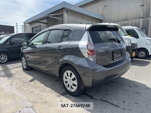 Toyota AQUA 2013-10 8362529-8