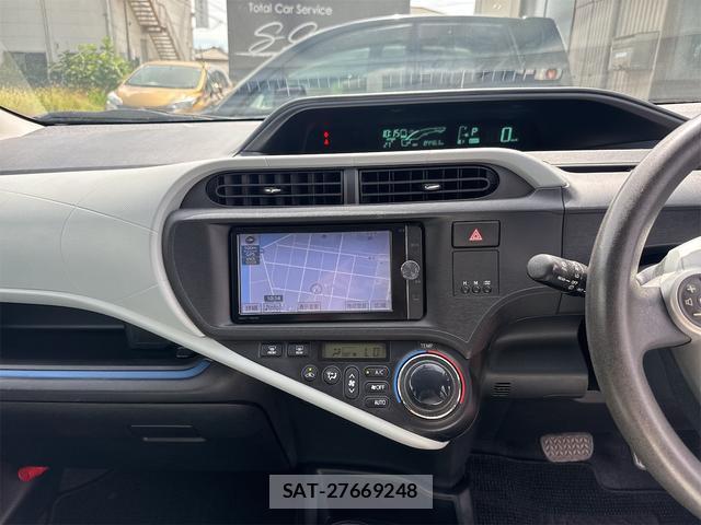 Toyota AQUA 2013-10 8362529-9