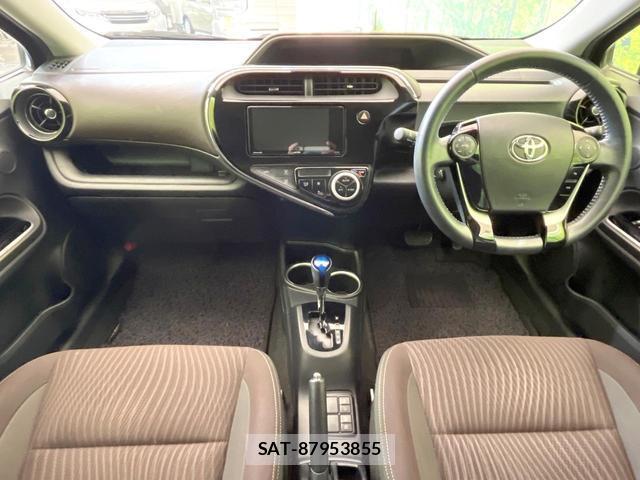 Toyota AQUA 2017-08 8362536-1