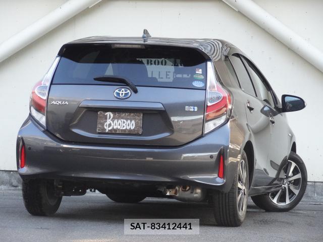 Toyota AQUA 2017-08 8362636-1