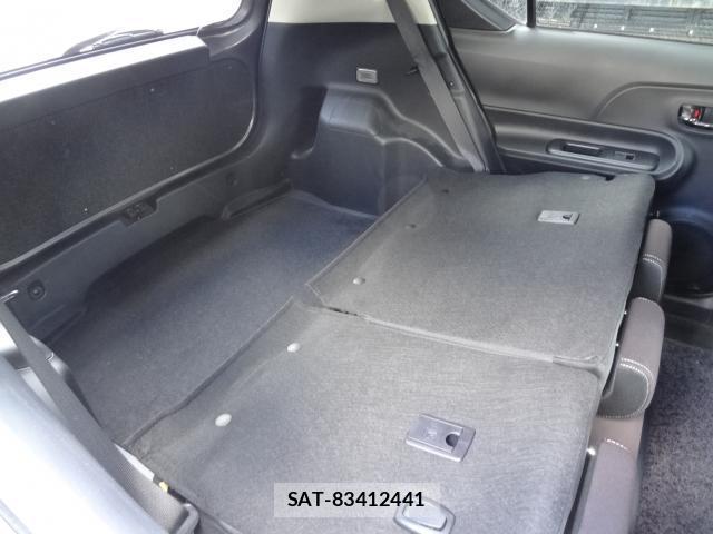 Toyota AQUA 2017-08 8362636-11