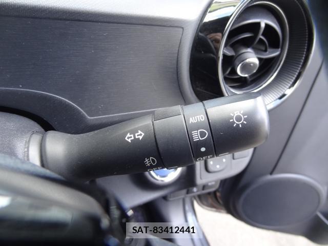 Toyota AQUA 2017-08 8362636-17