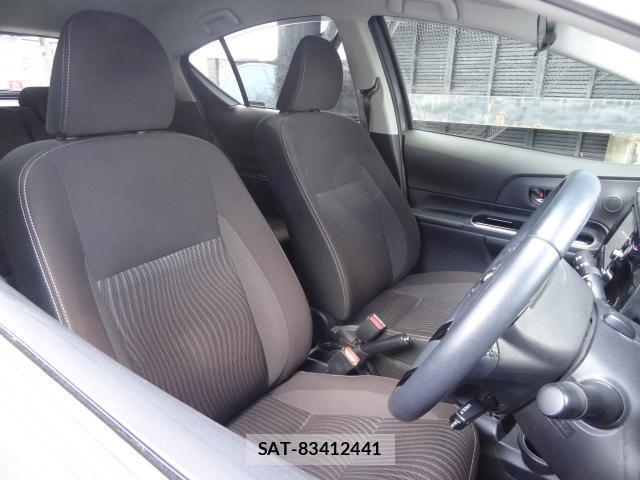 Toyota AQUA 2017-08 8362636-9