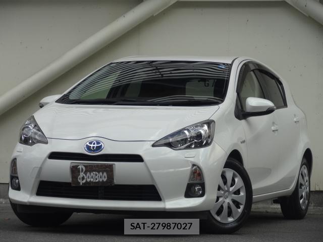 Toyota AQUA 2014-02 8362640-0