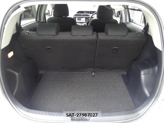 Toyota AQUA 2014-02 8362640-14