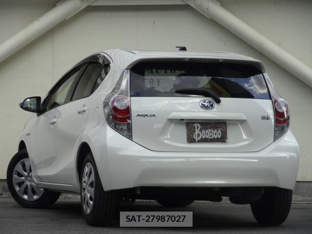 Toyota AQUA 2014-02 8362640-4
