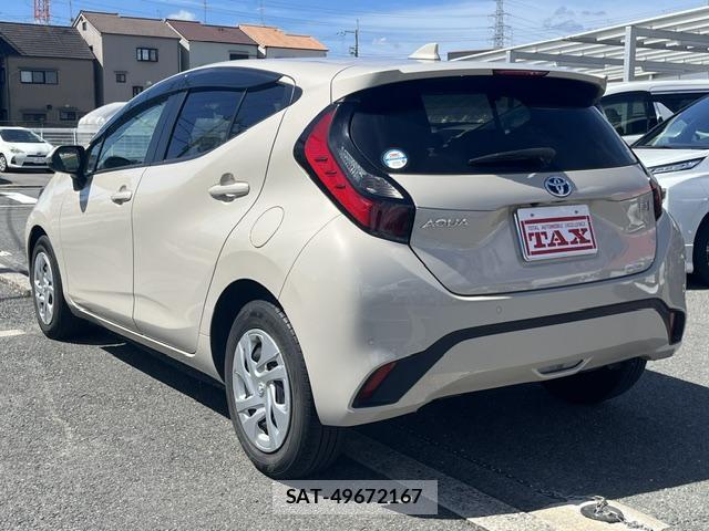 Toyota AQUA 2022-02 8362679-1