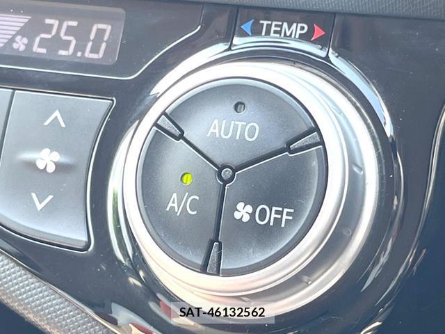 Toyota AQUA 2015-04 8362690-4