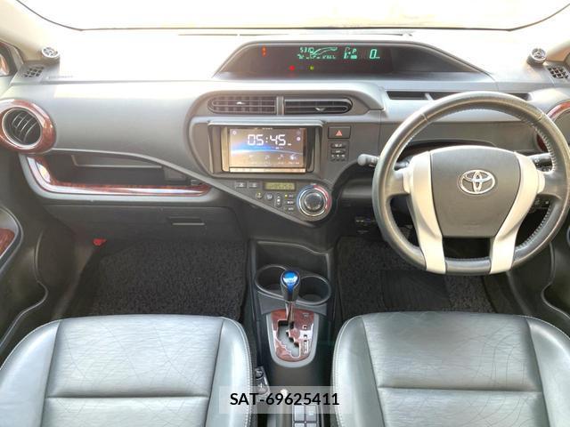 Toyota AQUA 2013-08 8362696-1