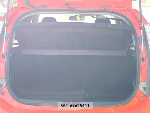 Toyota AQUA 2013-08 8362696-14