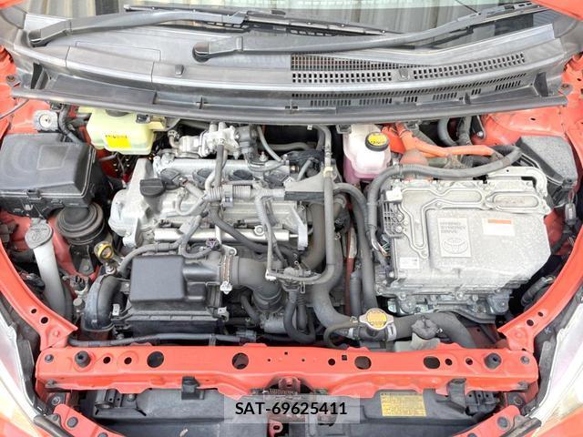 Toyota AQUA 2013-08 8362696-15