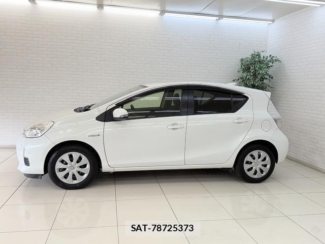 Toyota AQUA 2014-06 8362944-10