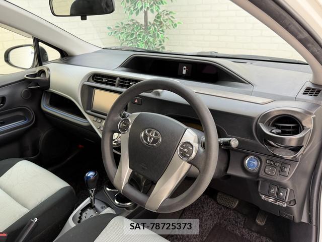 Toyota AQUA 2014-06 8362944-2
