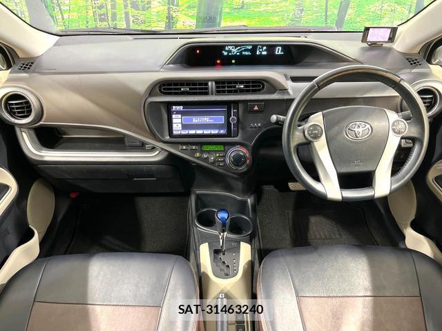 Toyota AQUA 2014-06 8362998-1