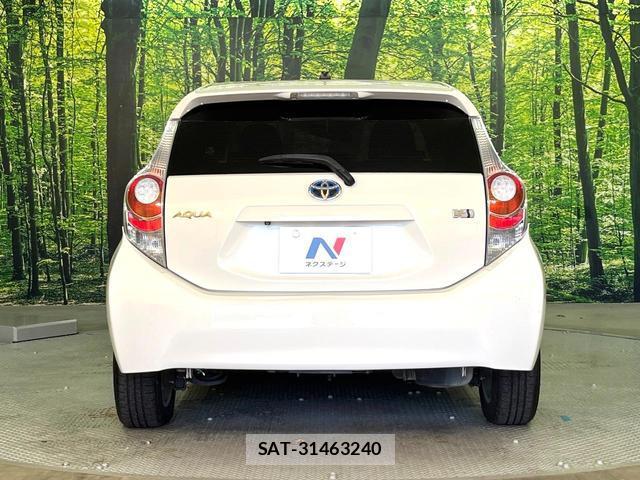 Toyota AQUA 2014-06 8362998-14