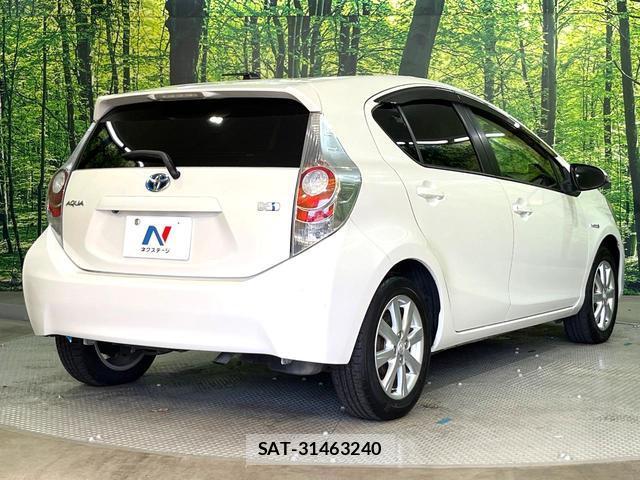 Toyota AQUA 2014-06 8362998-16