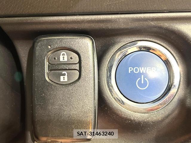 Toyota AQUA 2014-06 8362998-5
