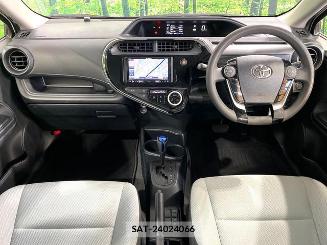 Toyota AQUA 2019-06 8363008-1