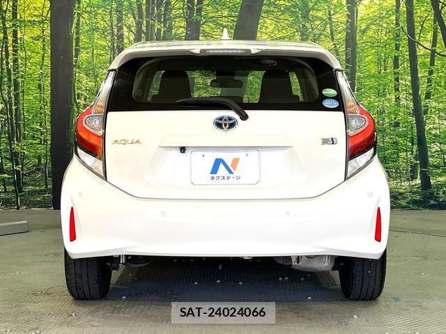 Toyota AQUA 2019-06 8363008-14
