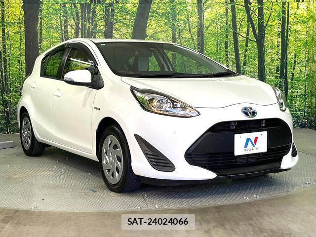 Toyota AQUA 2019-06 8363008-15