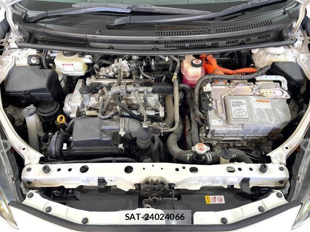 Toyota AQUA 2019-06 8363008-17