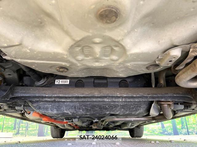 Toyota AQUA 2019-06 8363008-18