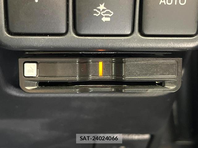 Toyota AQUA 2019-06 8363008-4