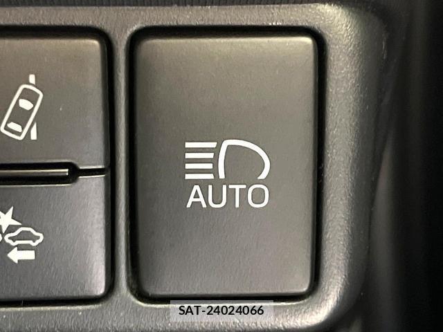 Toyota AQUA 2019-06 8363008-6