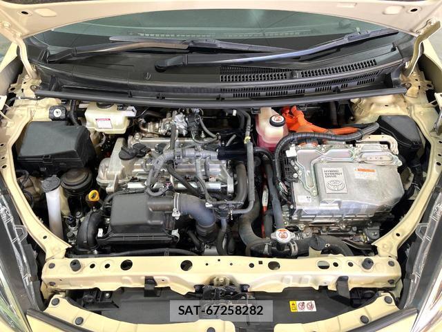 Toyota AQUA 2019-12 8363014-17