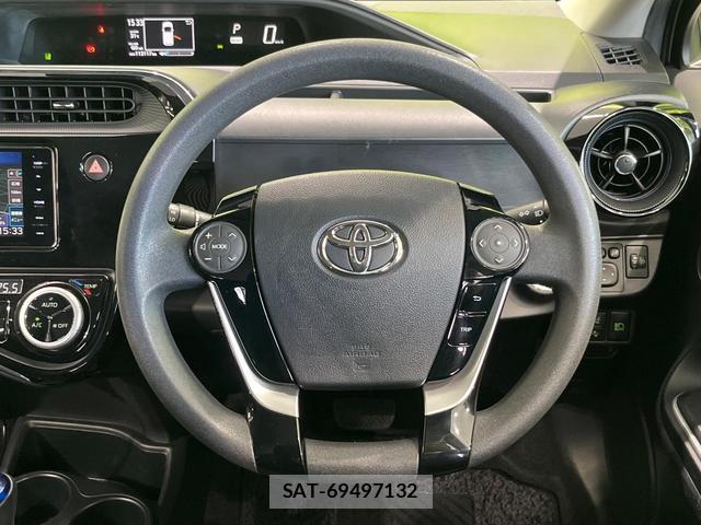 Toyota AQUA 2017-09 8363075-10