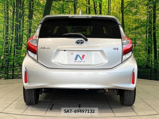 Toyota AQUA 2017-09 8363075-14