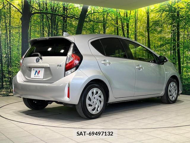 Toyota AQUA 2017-09 8363075-16