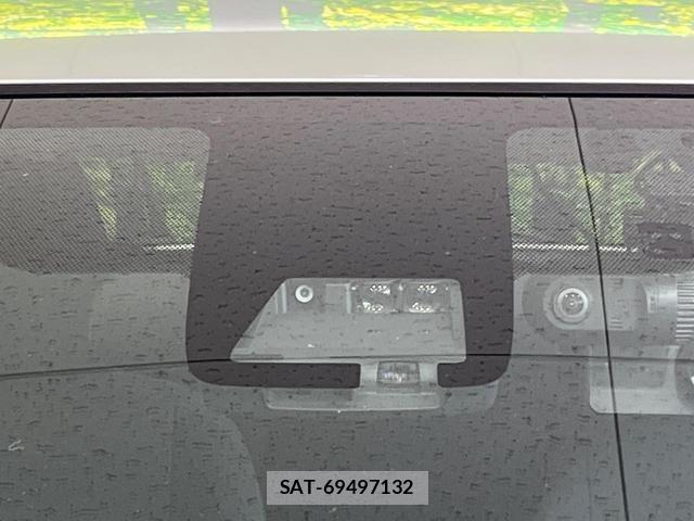 Toyota AQUA 2017-09 8363075-2