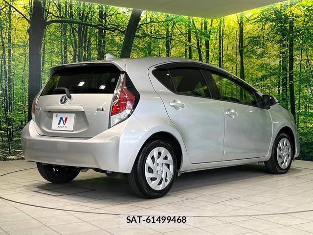 Toyota AQUA 2015-12 8363080-16