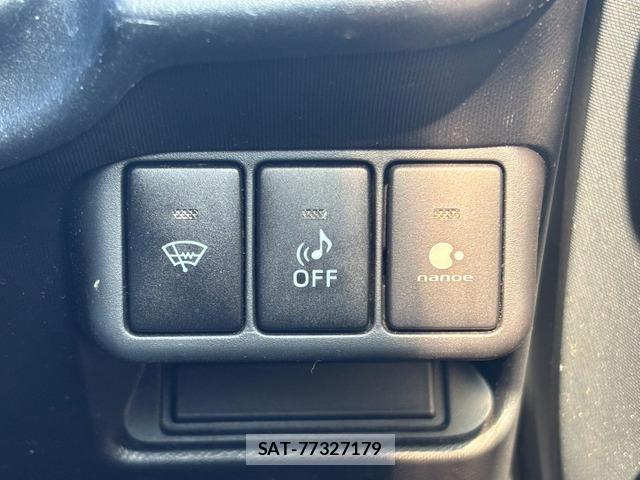 Toyota AQUA 2015-01 8363086-13