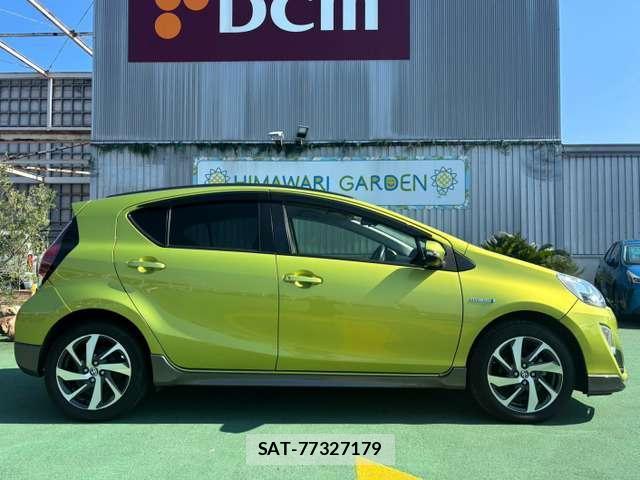 Toyota AQUA 2015-01 8363086-16