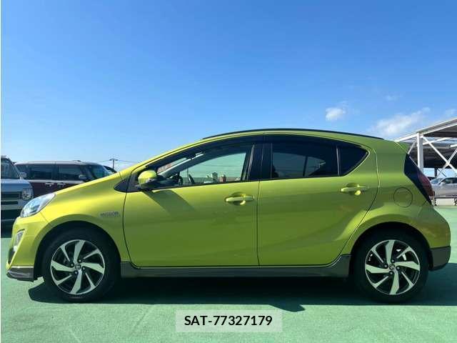 Toyota AQUA 2015-01 8363086-17