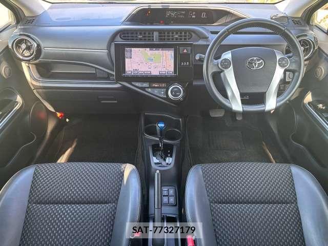 Toyota AQUA 2015-01 8363086-4