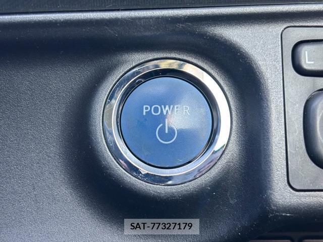 Toyota AQUA 2015-01 8363086-5