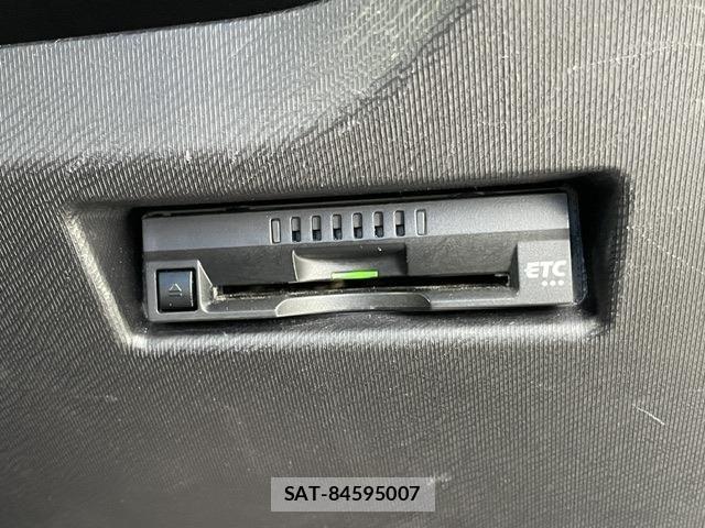 Toyota AQUA 2019-07 8363128-13