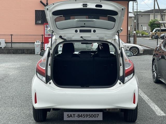 Toyota AQUA 2019-07 8363128-17