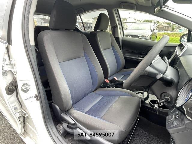 Toyota AQUA 2019-07 8363128-2