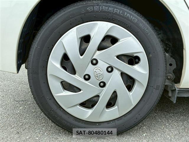 Toyota AQUA 2016-01 8363186-13