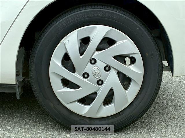 Toyota AQUA 2016-01 8363186-16