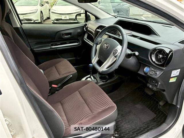 Toyota AQUA 2016-01 8363186-17